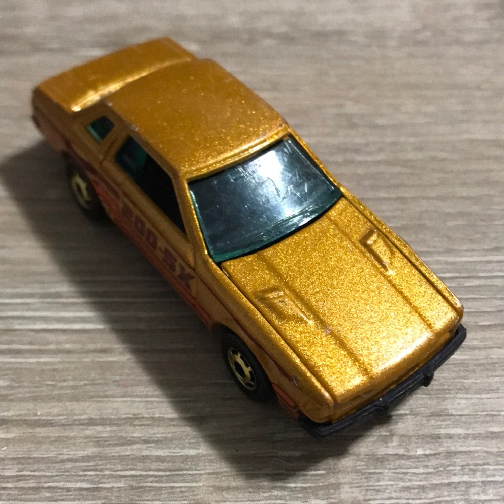Vintage 1981 Hot Wheels Blackwall Datsun 200-SX Malaysia Gold Rims Opening Hood